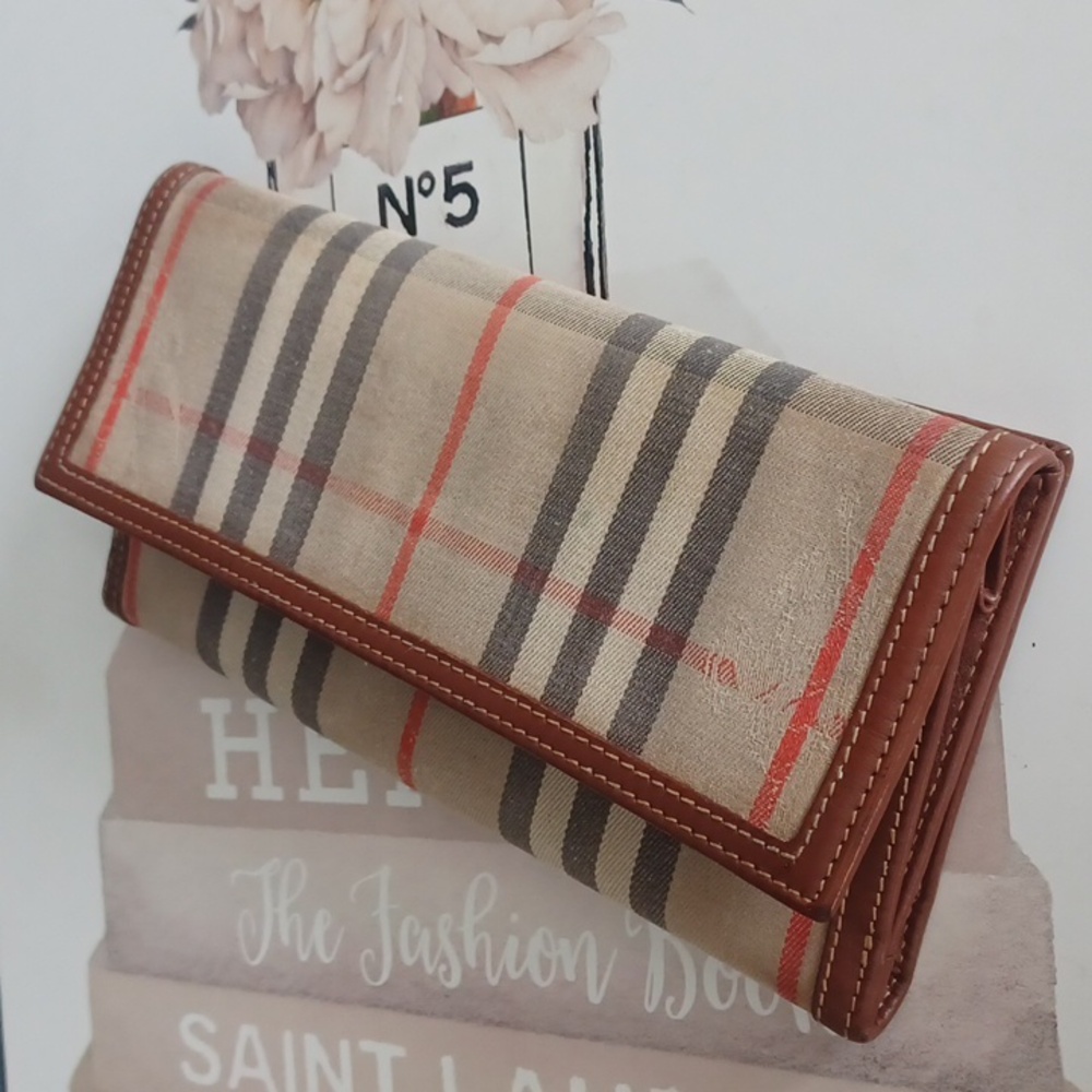 Vintage Burberry Nova Check Wallet - Picture 2 of 16